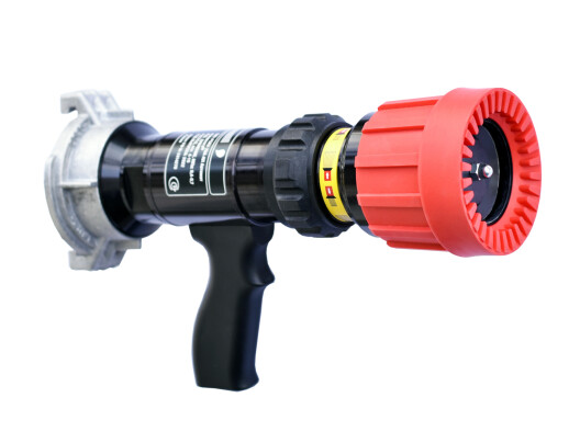 Пожарный ручной ствол РСКУ-70А-АП автоматически поддерживает давление в диапазоне 0,4-0,6 МПа при изменении расходов от 4 до 15 л/с  РСКУ-70А-АП пожарный ручной ствол