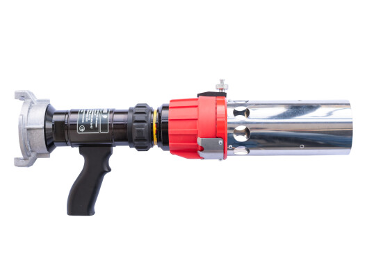 Пожарный ручной ствол РСКУ-70А-АП автоматически поддерживает давление в диапазоне 0,4-0,6 МПа при изменении расходов от 4 до 15 л/с  РСКУ-70А-АП пожарный ручной ствол с пеногенератором