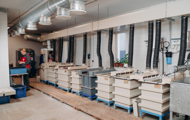 Анодное оксидирование деталей