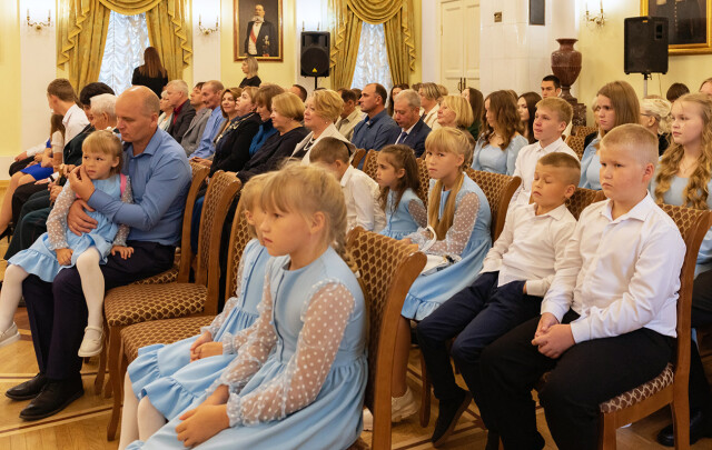 Вручение ЭФЭР медали "За заслуги перед Республикой Карелия"