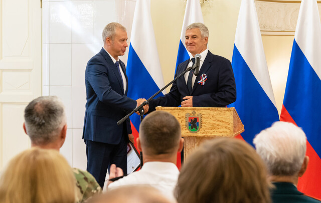 Вручение ЭФЭР медали "За заслуги перед Республикой Карелия"